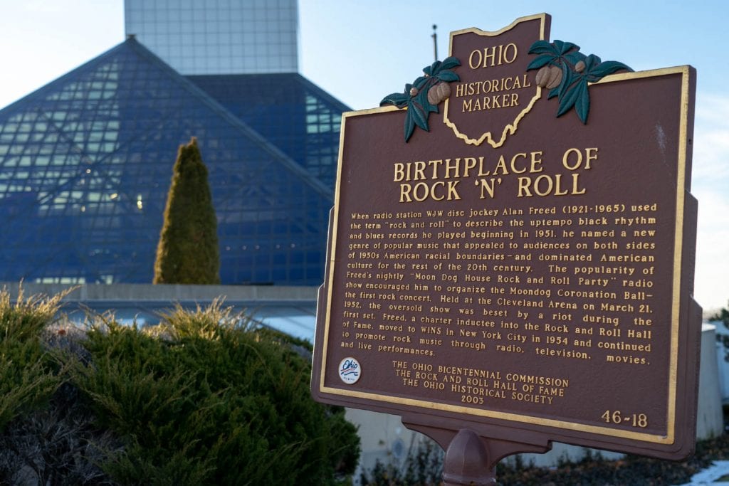 Marcador histórico del Salón de la Fama del Rock and Roll
