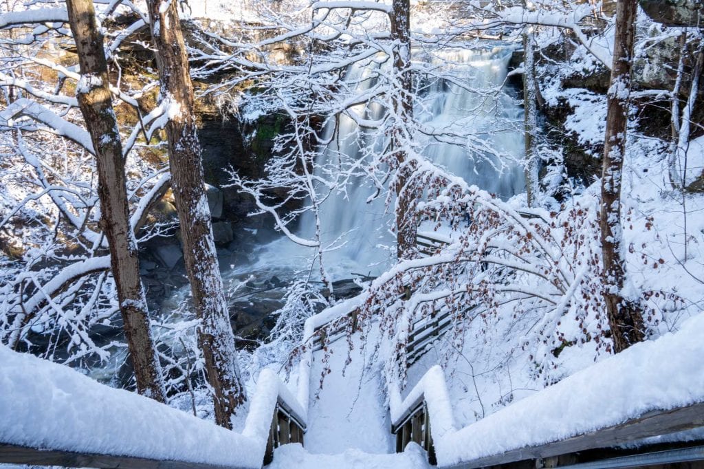 Brandywine Falls en el invierno