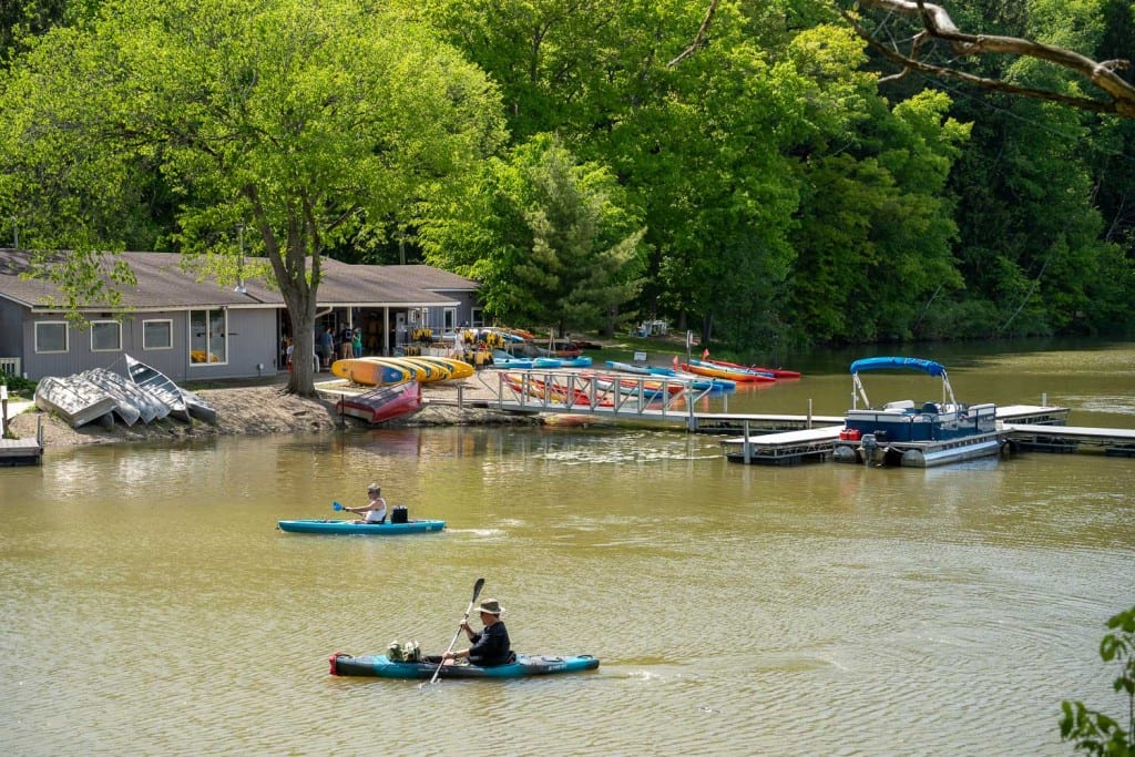 Kayaks en el lago Hinckley