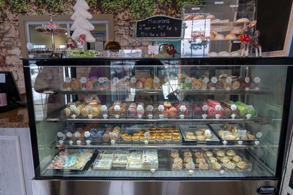 Exhibición de macarrones en Macaron Tea Room