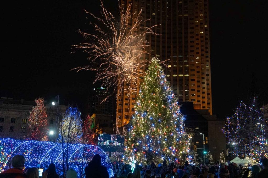Fuegos artificiales del festival de invierno de Cleveland