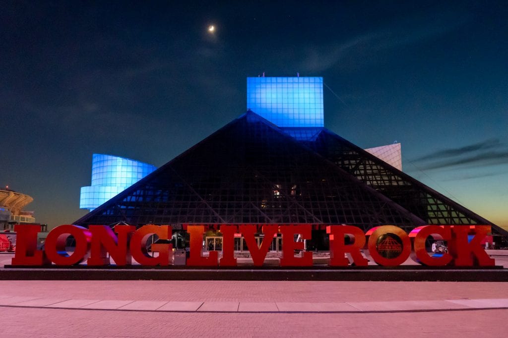 Salón de la fama del rock and roll de noche