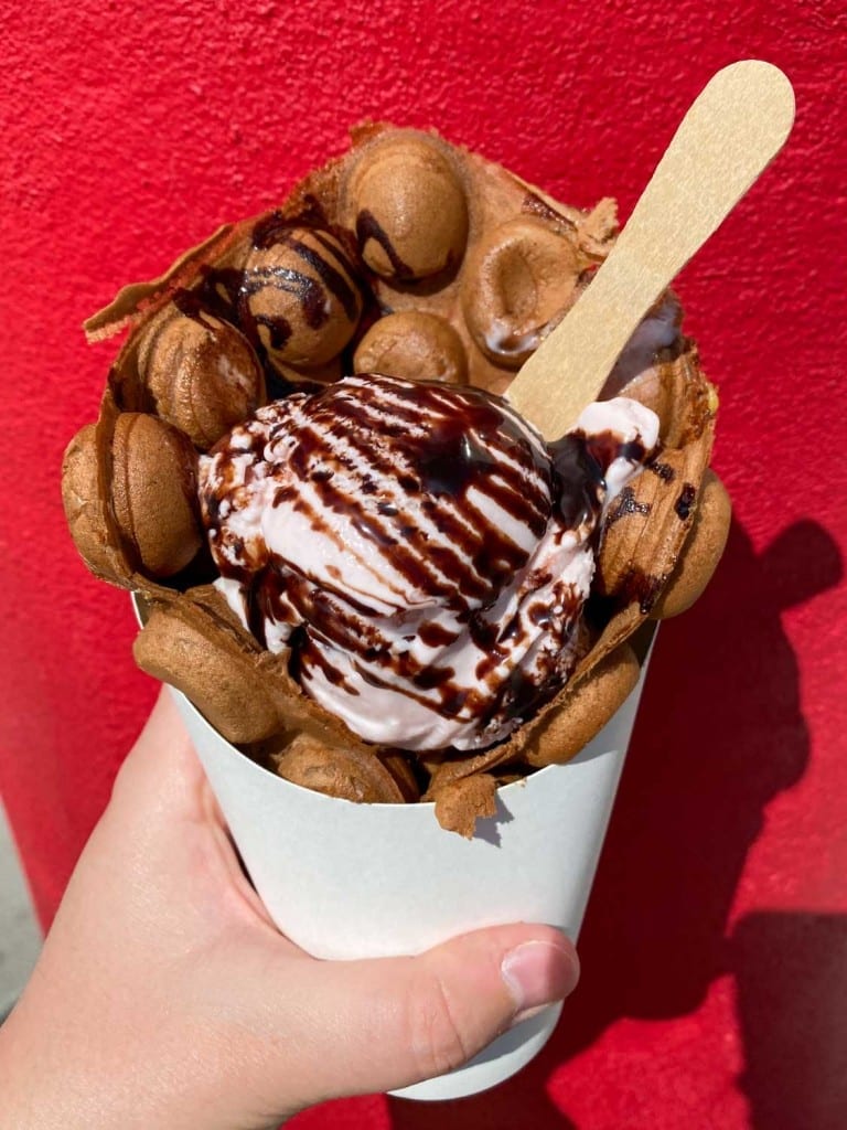 Helado de gofre de bola de bola