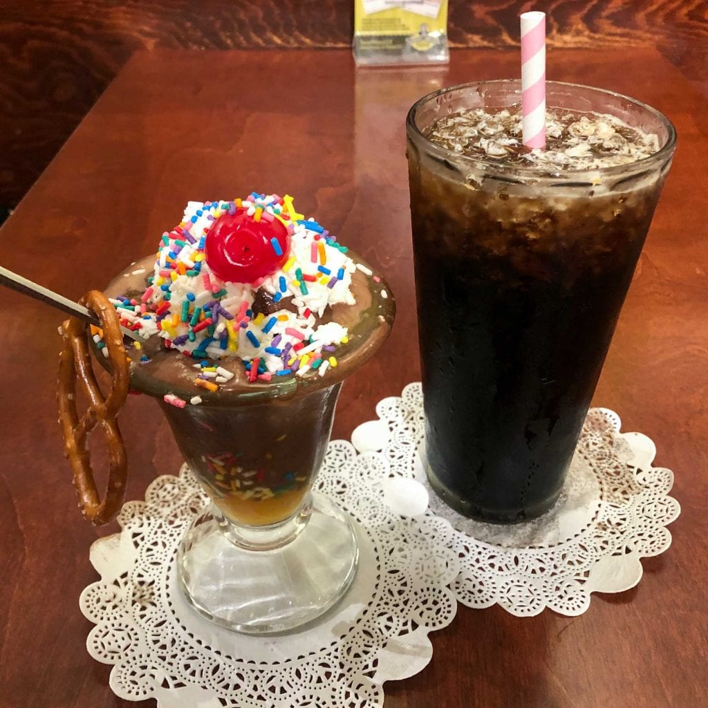 Sundae y cerveza de raíz de Sweet Moses