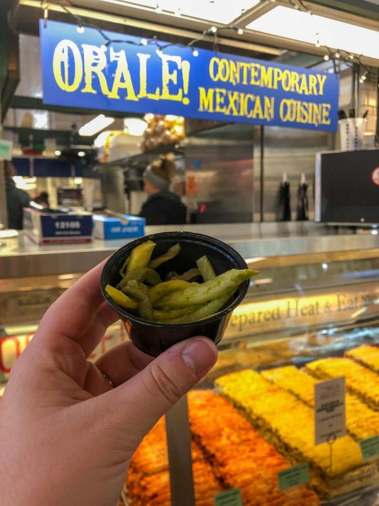 Orale! en el mercado del lado oeste