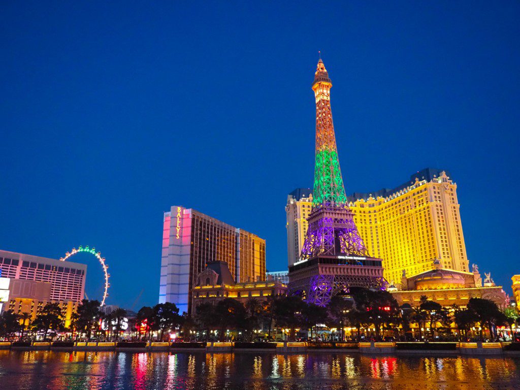 Tira de Las Vegas en la noche