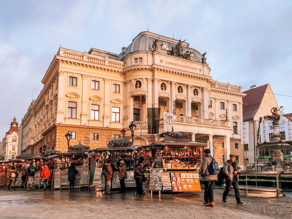 Casco antiguo de Bratislava Plaza Hviezdoslav