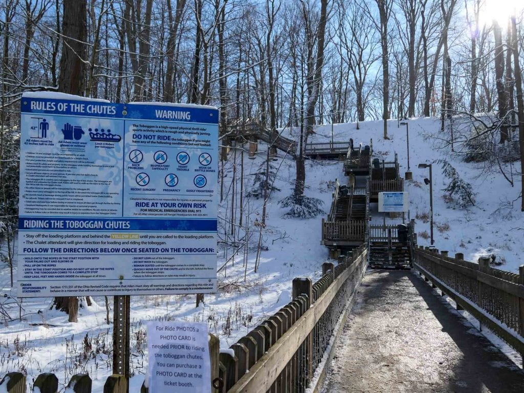 Escaleras de los toboganes de tobogán de Cleveland