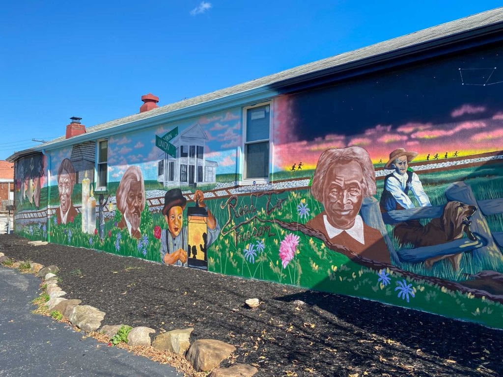 Mural camino a la libertad