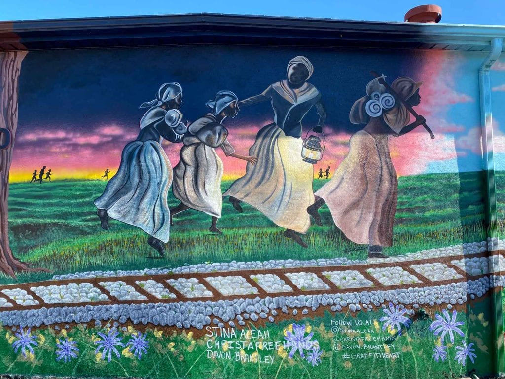 Mural camino a la libertad